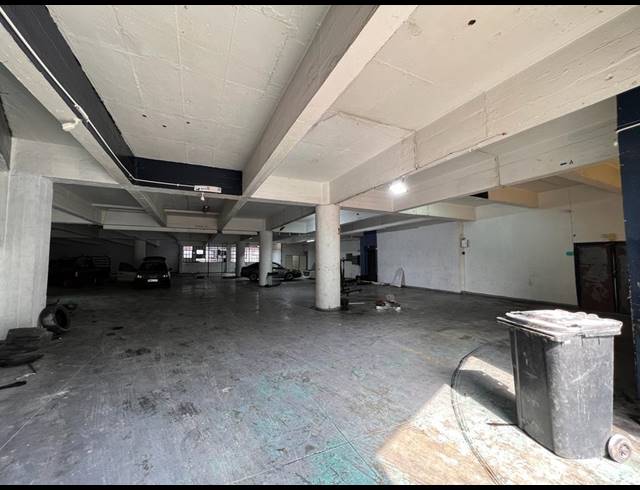 1,600M² WAREHOUSE FOR SALE IN NEW CENTRE